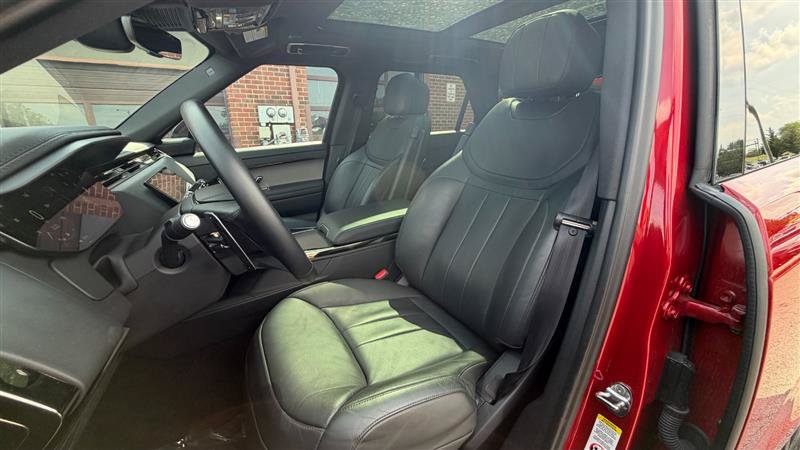 Used 2024 Land Rover Range Rover Sport SE AWD/4WD image 31