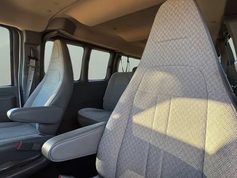 Used 2024 Chevrolet Express 3500 LT w/ LT Preferred Equipment Group RWD image 18