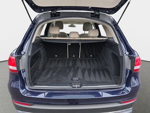 Used 2018 Mercedes-Benz GLC 300 4MATIC image 17