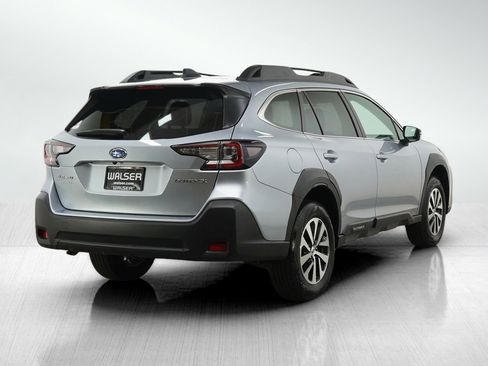 Used 2024 Subaru Outback Premium image 5