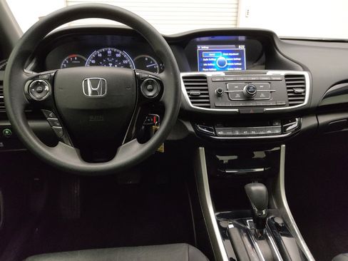 Used 2017 Honda Accord LX image 22