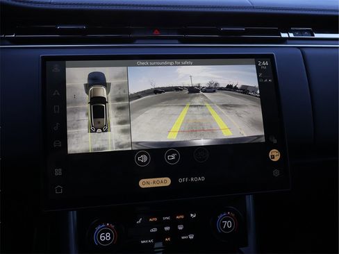 Certified 2023 Land Rover Range Rover SV image 12