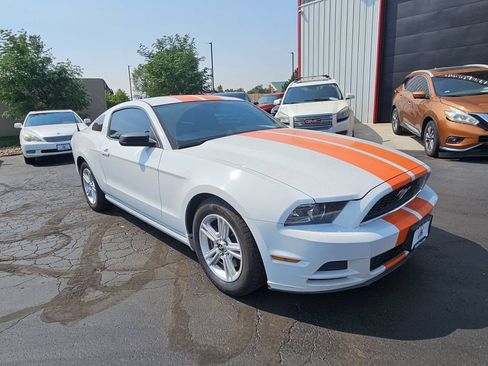 Used 2014 Ford Mustang Coupe RWD image 10