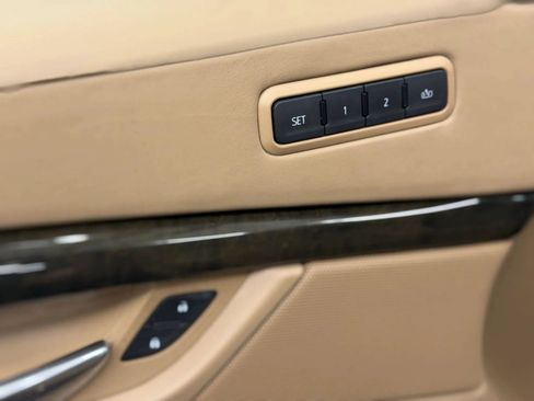 Used 2019 Cadillac Escalade Platinum AWD/4WD image 23