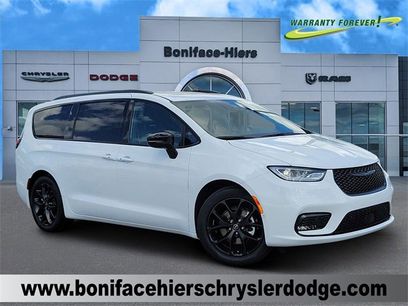 New 2026 Chrysler Pacifica Limited