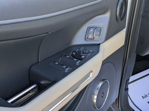 Used 2023 Ford Expedition Max Limited image 12
