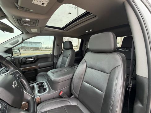 Used 2019 Chevrolet Silverado 1500 LT Trail Boss AWD/4WD image 11