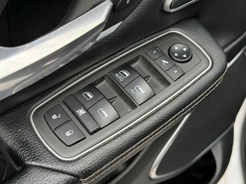 Used 2021 RAM 1500 Laramie RWD image 23