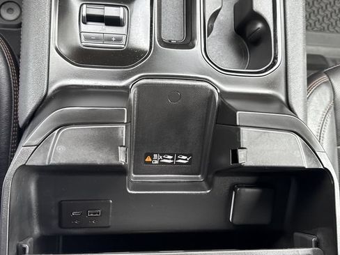 Used 2025 GMC Sierra 1500 AT4 w/ Technology Package AWD/4WD image 27