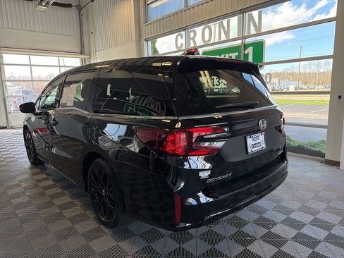Used 2025 Honda Odyssey Sport-L image 4