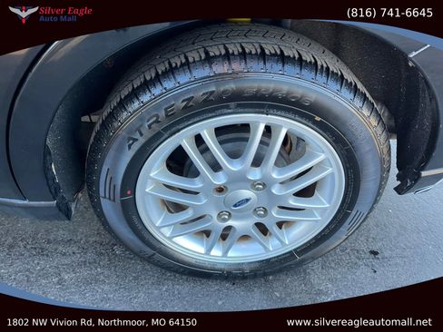 Used 2009 Ford Focus SE image 11