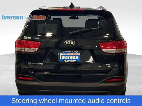 Used 2016 Kia Sorento LX w/ LX Convenience Package AWD/4WD image 8