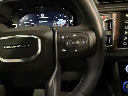 Used 2023 GMC Yukon Denali Ultimate image 17