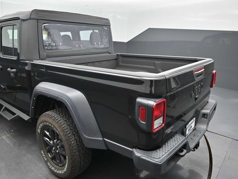 Used 2022 Jeep Gladiator Sport w/ Trailer Tow Package AWD/4WD image 15