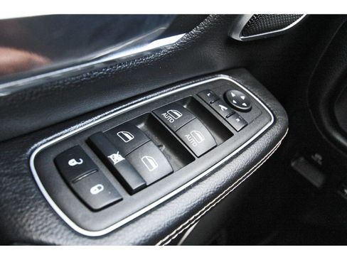 Used 2023 RAM 1500 Laramie AWD/4WD image 19