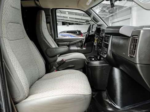 Used 2019 Chevrolet Express 2500 w/ Driver Convenience Package image 18