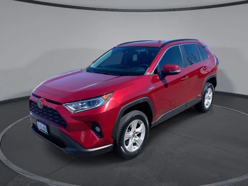Certified 2021 Toyota RAV4 XLE w/ XLE Grade Weather Package AWD/4WD image 1
