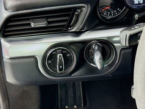 Used 2015 Porsche 911 Turbo image 10