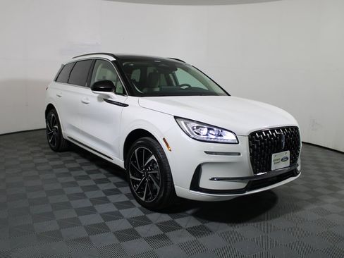 Used 2025 Lincoln Corsair Grand Touring image 1