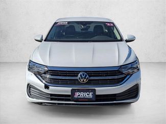 Used 2022 Volkswagen Jetta SE video 2