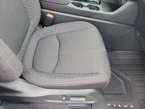 New 2026 Honda Pilot Sport image 18