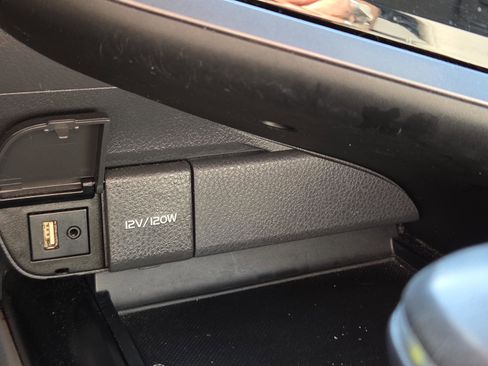 Used 2019 Toyota Camry SE FWD image 22