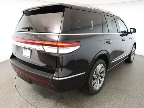 Used 2022 Lincoln Navigator Reserve w/ Equipment Group 201A image 4