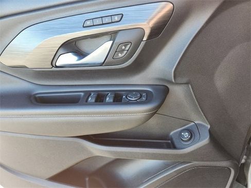 Used 2023 GMC Terrain SLT w/ Elevation Edition image 27