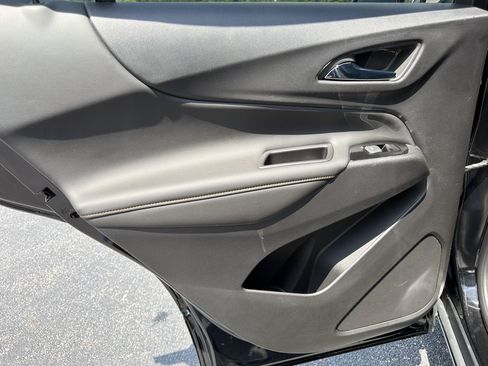Used 2022 Chevrolet Equinox Premier FWD image 22