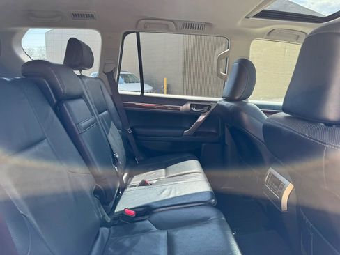Used 2016 Lexus GX 460 w/ Premium Package AWD/4WD image 33