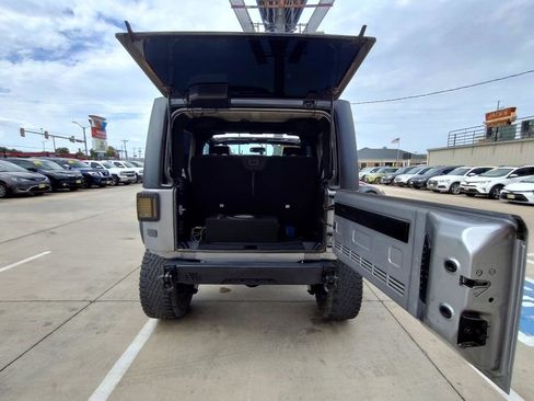 Used 2016 Jeep Wrangler Sport AWD/4WD image 36