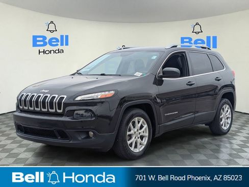 Used 2016 Jeep Cherokee Latitude FWD image 1