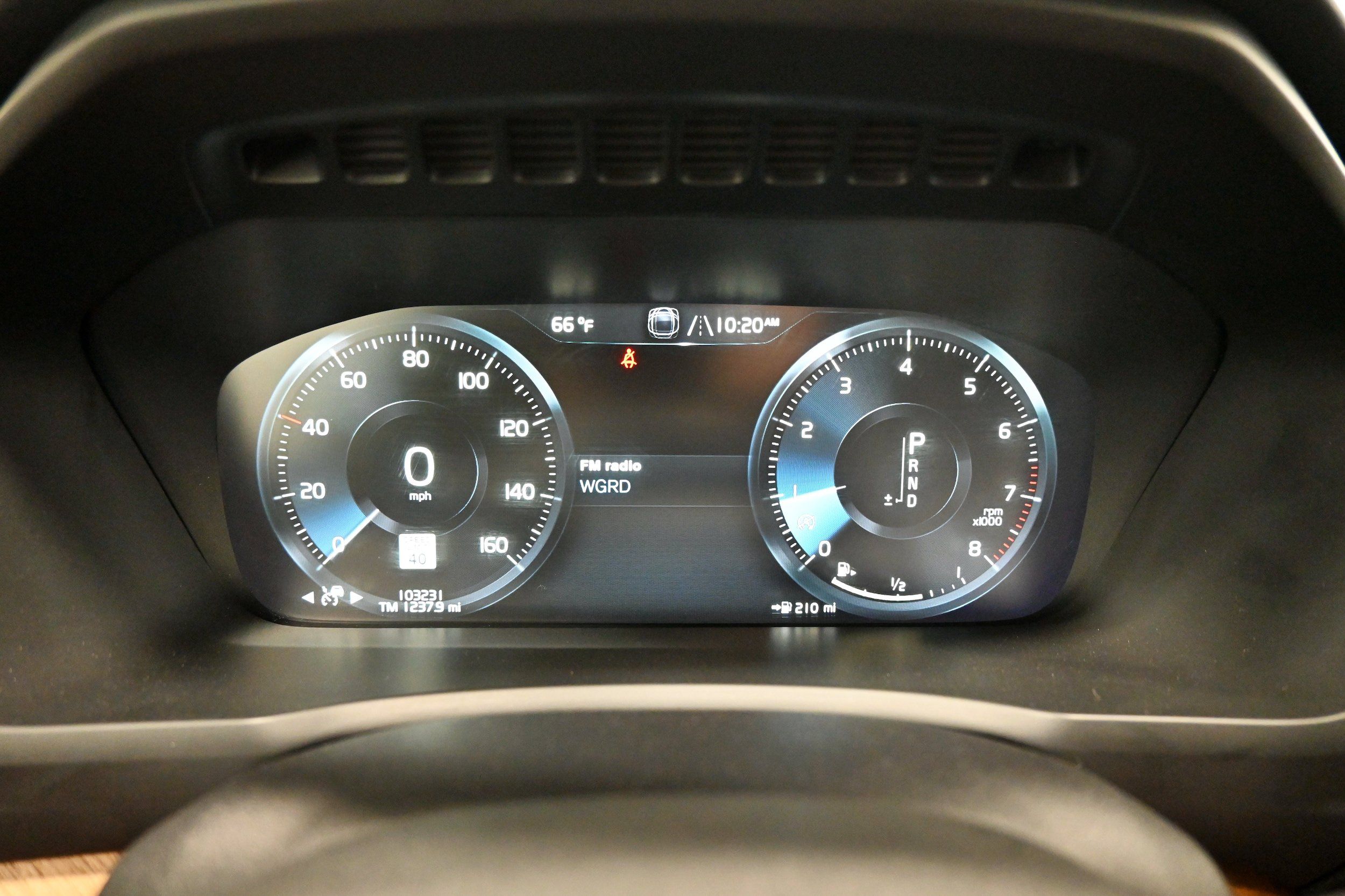 Used 2021 Volvo XC90 T6 Momentum w/ Protection Package Premier AWD/4WD image 8