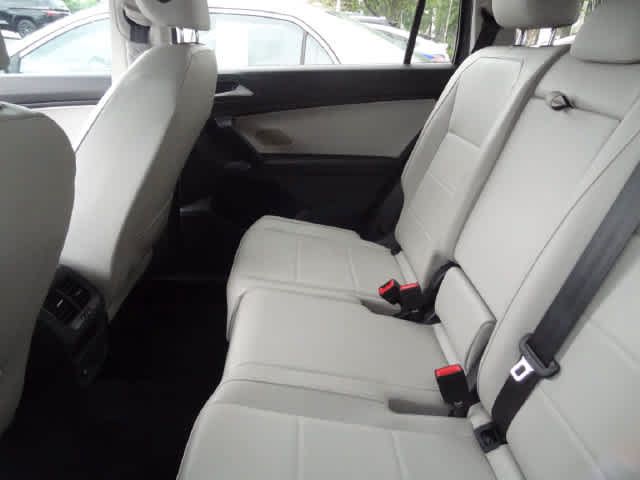 Used 2021 Volkswagen Tiguan SE AWD/4WD image 8