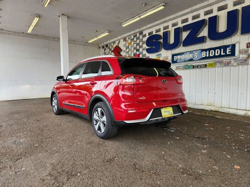 Used 2017 Kia Niro EX FWD image 5