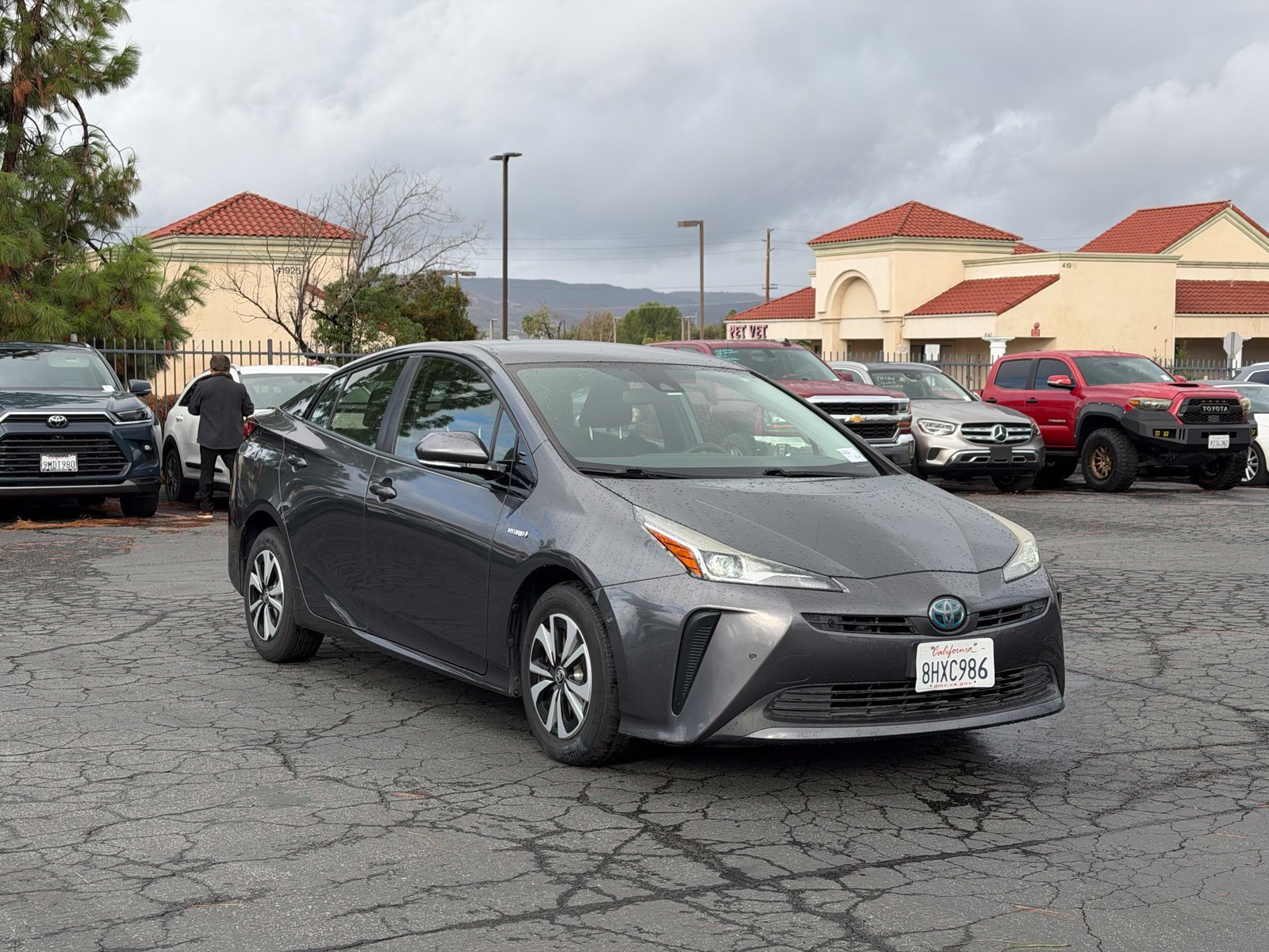 Used 2019 Toyota Prius LE w/ Carpet Mat Package FWD image 2