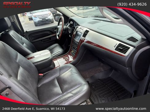Used 2011 Cadillac Escalade AWD w/ Touring Package image 20