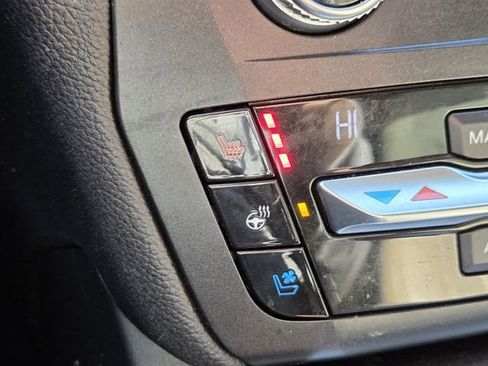 Used 2020 Ford Explorer Limited image 22