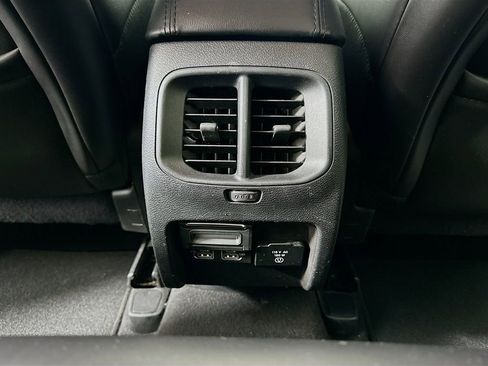 Used 2019 Jeep Cherokee Altitude image 24