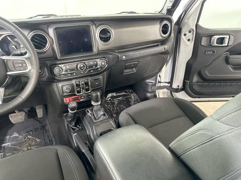 Used 2023 Jeep Wrangler Unlimited Rubicon 4xe AWD/4WD image 18