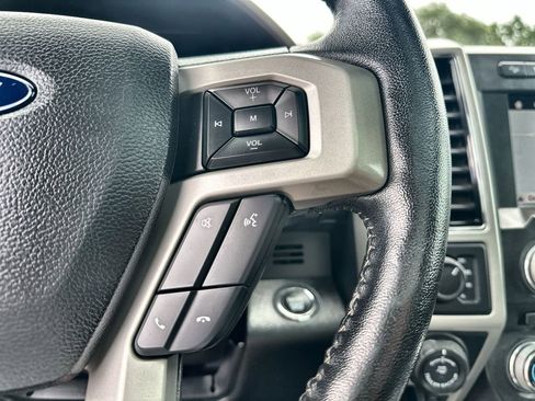 Used 2018 Ford F150 Lariat w/ Equipment Group 502A Luxury AWD/4WD image 32