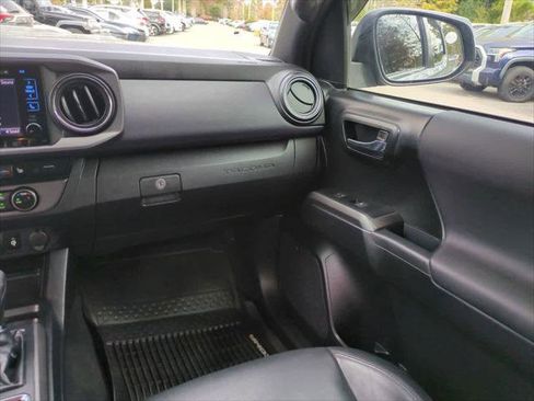 Certified 2019 Toyota Tacoma TRD Sport image 16