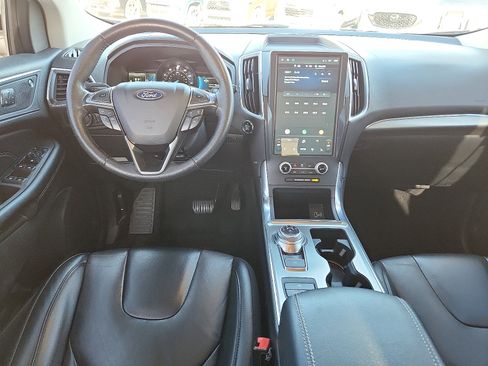 Used 2022 Ford Edge Titanium image 10