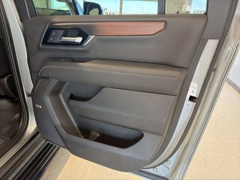 Used 2026 GMC Yukon XL Denali w/ Sun & Power Step Package image 52