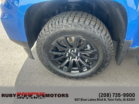Used 2022 GMC Canyon Elevation w/ Elevation Premium Package AWD/4WD image 18