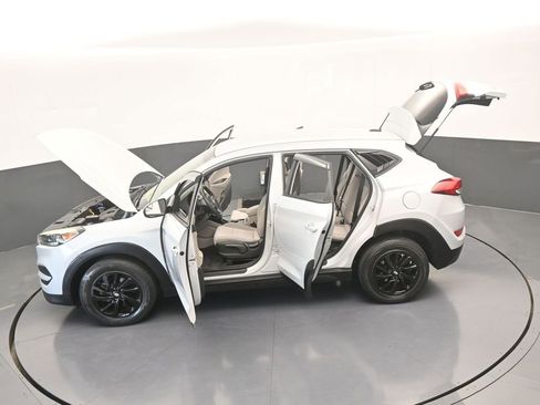 Used 2017 Hyundai Tucson SE image 62