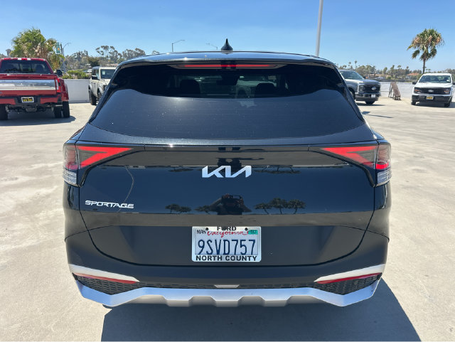 Used 2025 Kia Sportage LX FWD image 5