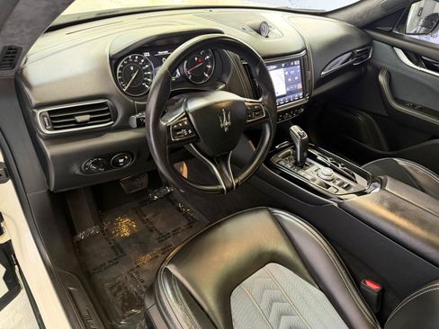 Used 2023 Maserati Levante GT AWD/4WD image 14