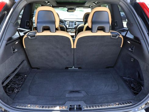 Used 2018 Volvo XC90 T5 Momentum w/ Convenience Package AWD/4WD image 6