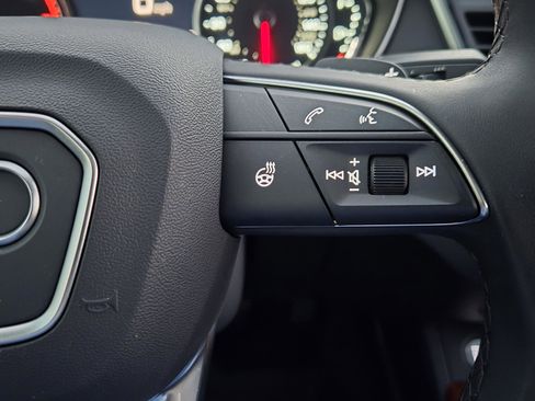 Used 2023 Audi Q5 2.0T Premium w/ Convenience Package image 29